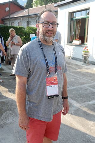 Jimmy Wales (commons.wikimedia.org), foto 2016 Esino Lario (LC).
