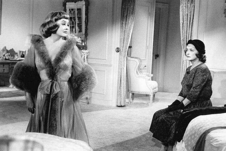 Bette Davis & Bette Davis in Dead Ringer
